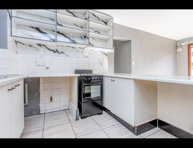 2 BEDROOM APARTMENT TO LET IN WELTEVREDEN PARK